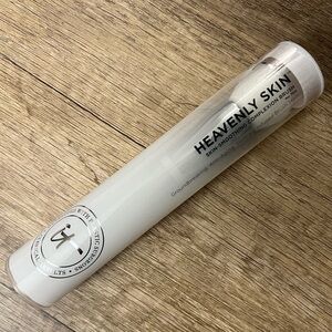 IT Cosmetics Heavenly Skin makeup brush - NWT brand new unopened